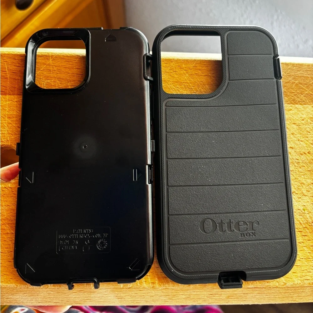 Apple Chargers & Otterbox Case